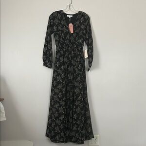 Ivy City Co Black and Gray Floral Long Sleeve Dress